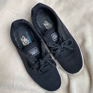 Black Vans UltraCrush Lite women’s